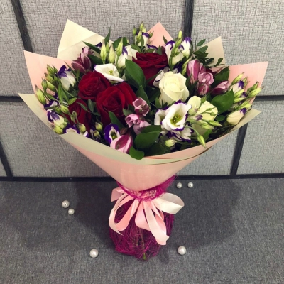 Букет из роз, эустом и альстромерий – гармония утонченности и свежести Бугульма Республика Татарстан